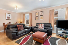Arcadia House - Lovely Apartment, Close to Beaches, Harbour and Town Centre